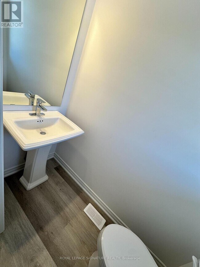 Building Photo - 448 Blackburn Dr