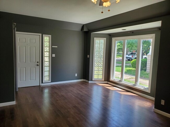 Building Photo - 3209 Chatfield Pl