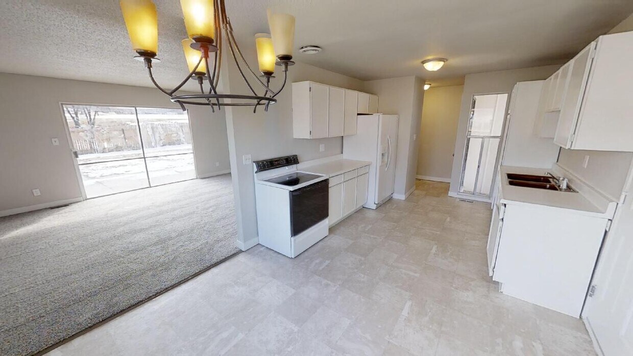 Foto principal - 1307 Rushmore Dr