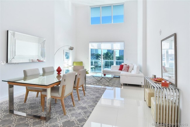 Foto del edificio - 3030 NE 188th St
