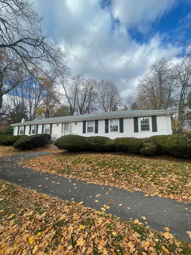 Primary Photo - 1 Linden Dr