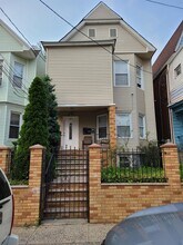 Building Photo - 221 Claremont Ave
