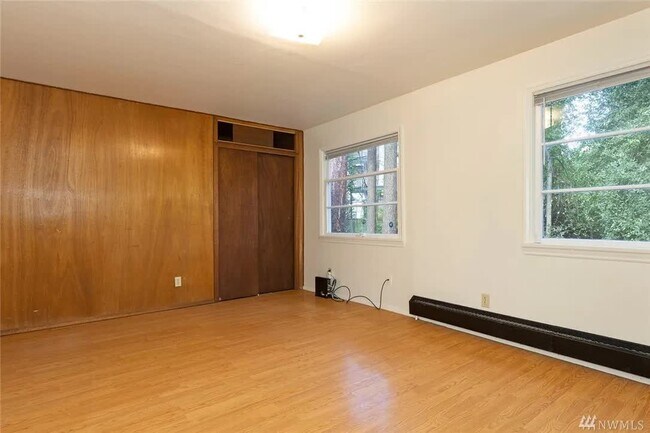 Building Photo - 15657 Ambaum Blvd SW