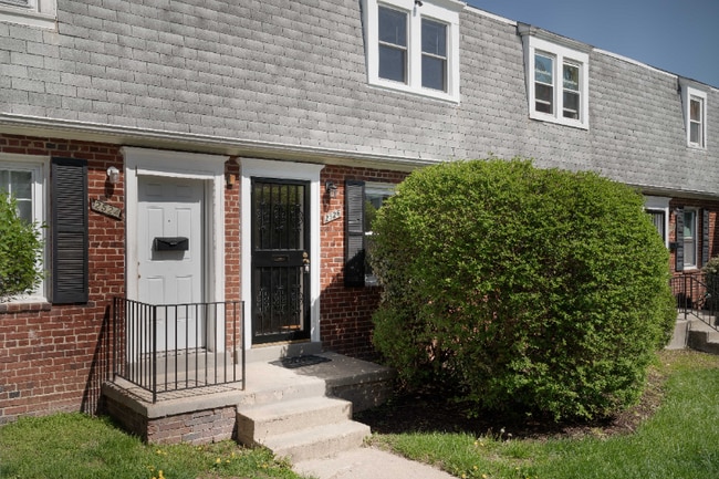 Photo - 2526 Iverson St Apartment