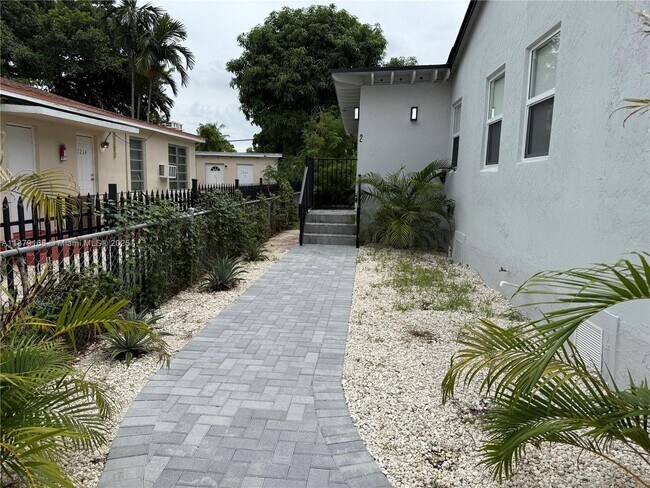 Foto del edificio - 1256 NE 110th Terrace