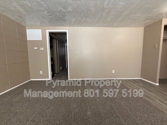 Foto del edificio - 805 S Cheyenne St