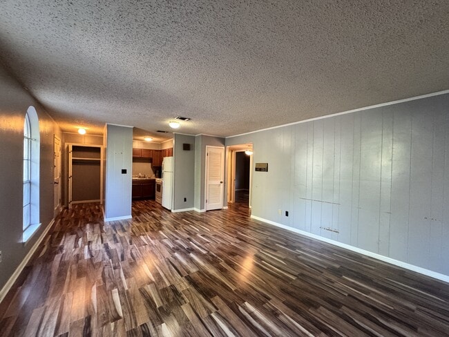 Building Photo - 203 E John Sims Pkwy