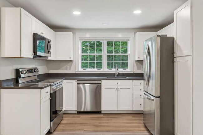 Foto del edificio - 1393 Portland Rd