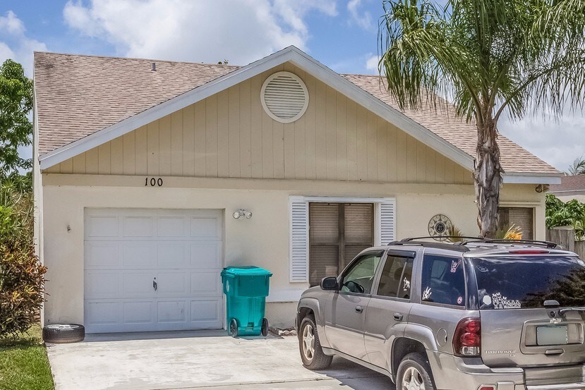 Primary Photo - 100 Azalea Cir