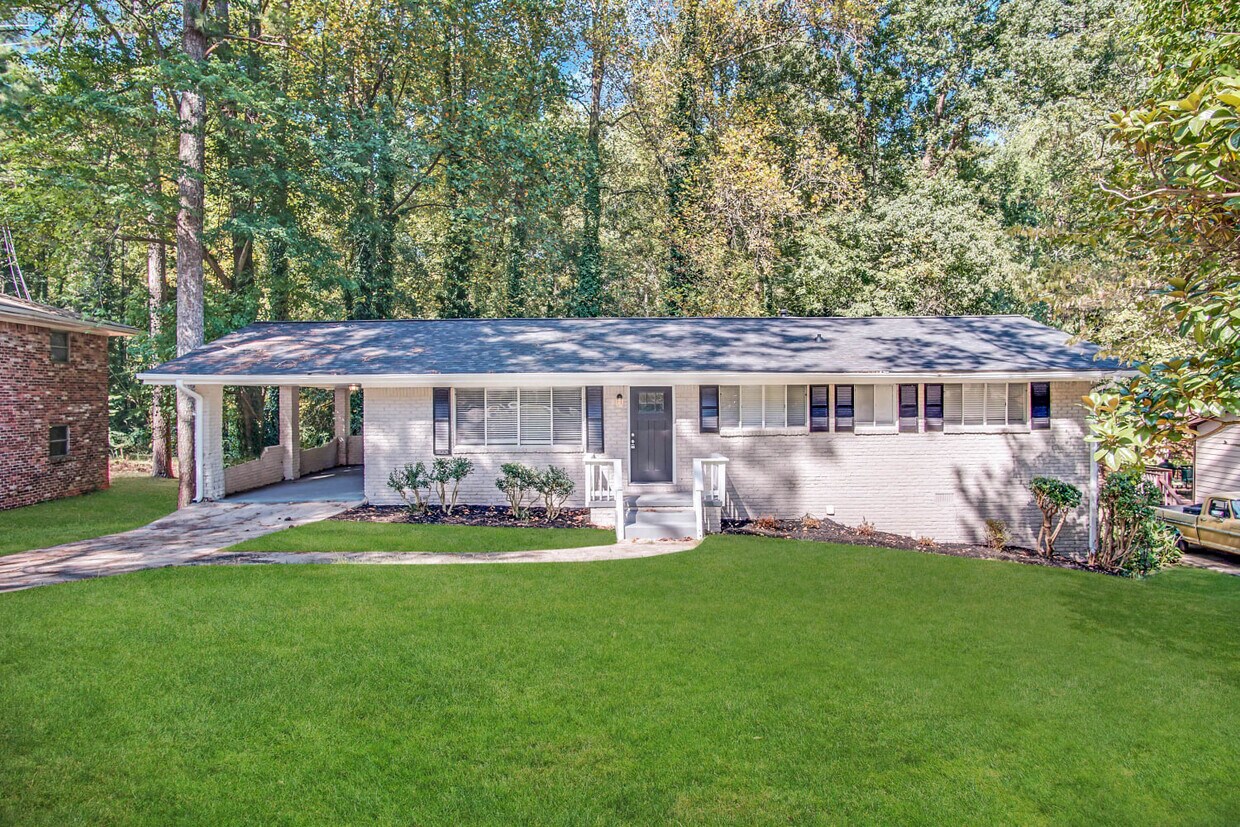 Primary Photo - 2648 Cavalier Dr