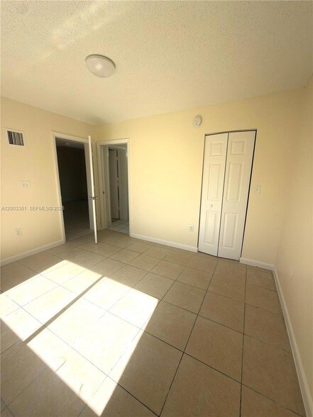 Foto del edificio - 14020 NE 3rd Ct