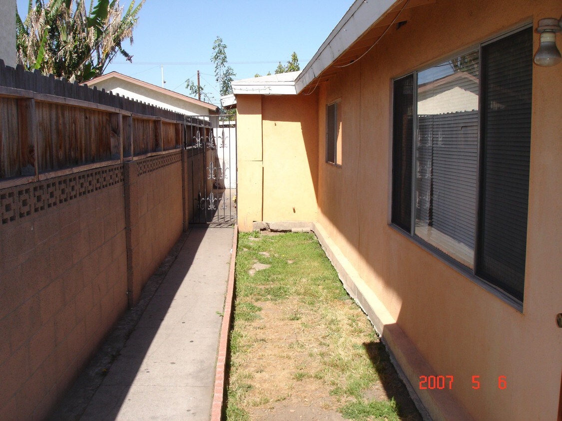 Building Photo - 13767 La Pat Pl