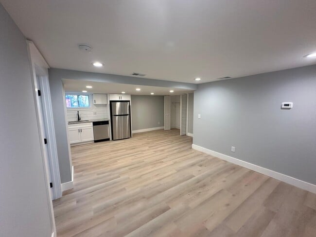 Foto del edificio - 520 Jerry Ln