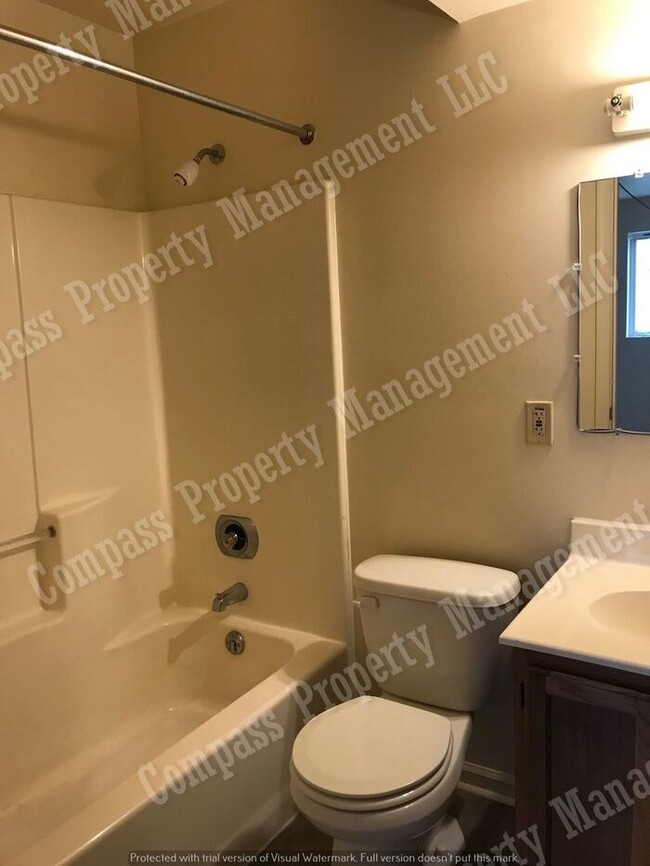 Foto del edificio - $1395- 3 Bed, 2 Bath Townhouse - Coatesville