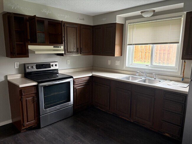 Foto del edificio - 302 Maple Ln