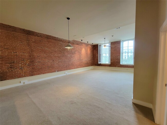 Foto del edificio - 2315 Harborside Dr