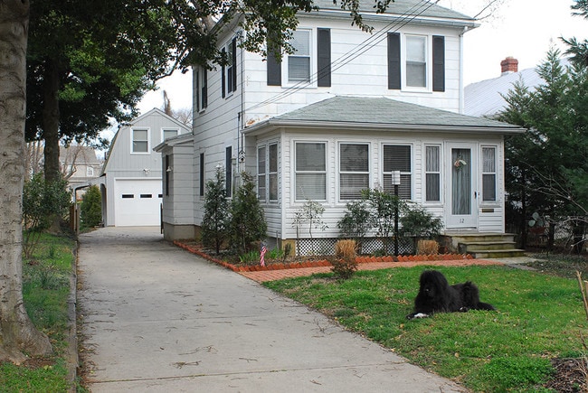 Building Photo - 12 Linden Ave