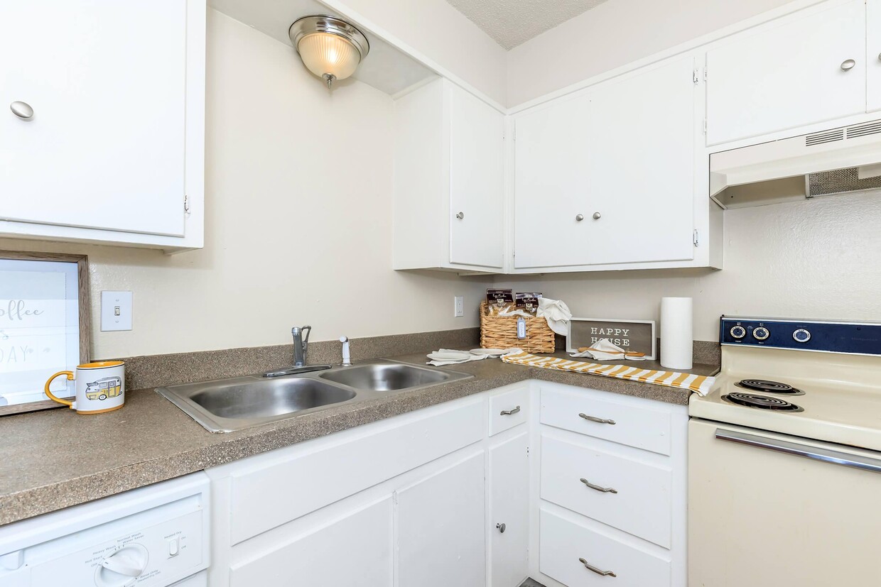 The Landing at Pinewood Park Apartments in Lubbock, TX