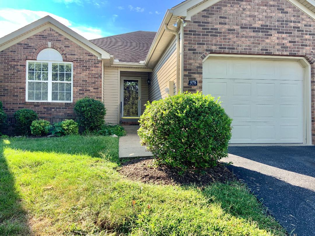 Foto principal - 978 Riverbend St