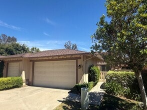 Building Photo - 8665 Circle R Valley Ln