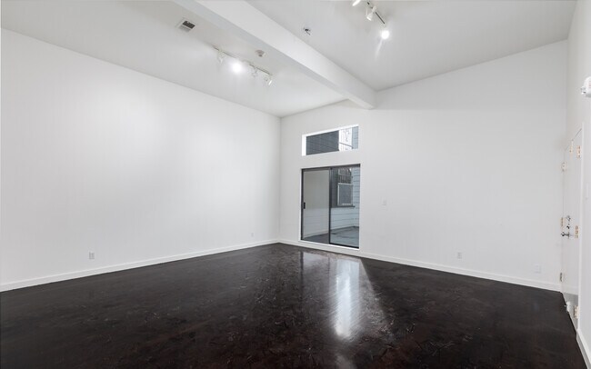 Building Photo - 22 Rausch St