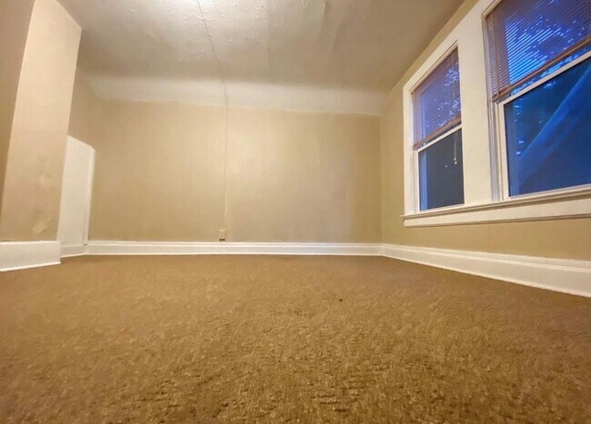 Building Photo - 1405 William St