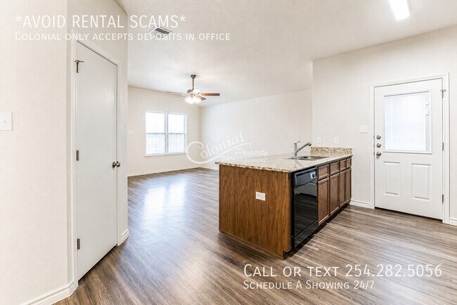 Building Photo - 803 Eastland Dr