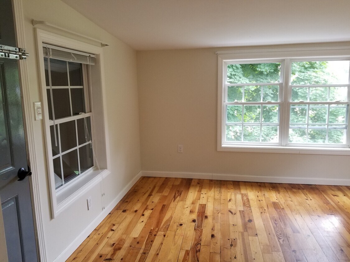 89 Linden St Unit B, Exeter, NH 03833 Apartments in Exeter, NH