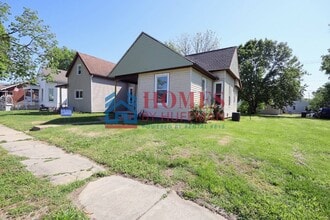 Building Photo - 1206 S Grand Ave