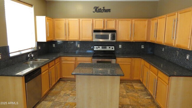 Foto del edificio - 16849 N 172nd Ave