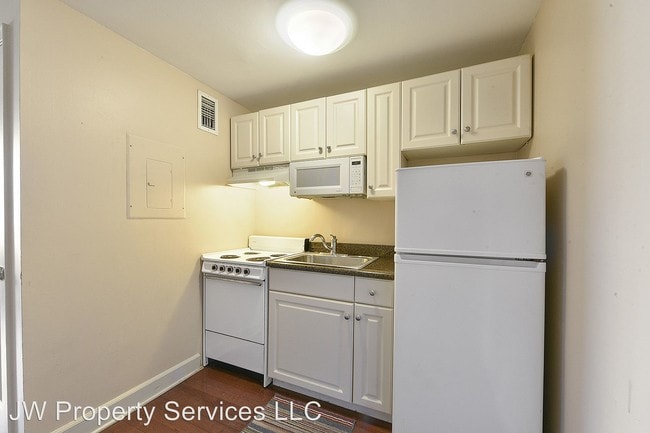 Building Photo - 1205 Saint Charles Ave