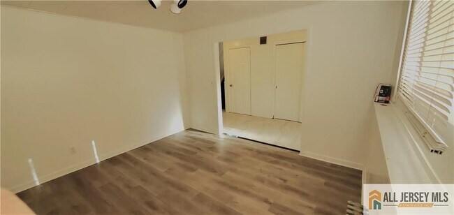 Foto del edificio - 40 Beverly Ave