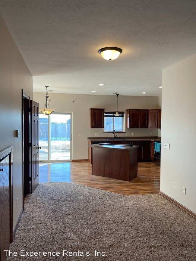 Foto del edificio - 2 br, 2.5 bath House - 6810 S Tomar Rd