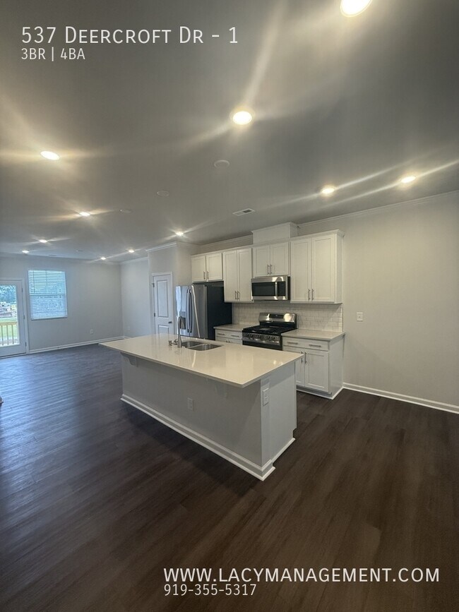 Building Photo - 537 Deercroft Dr