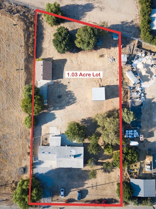 Foto principal - 20724 Palomar St