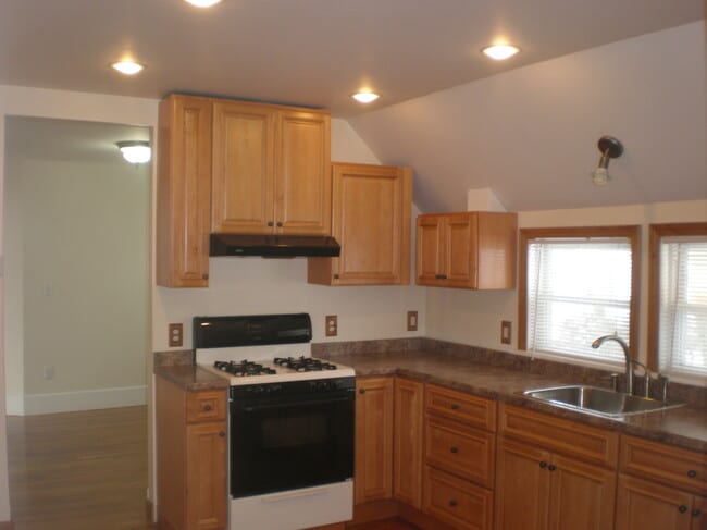 Kitchen - 351 Essex St