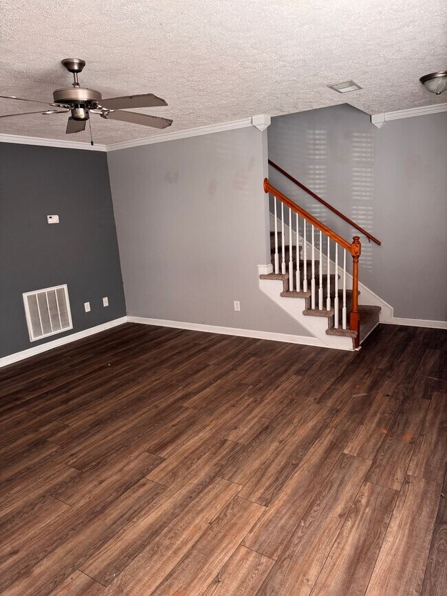 Photo - 3 Bedroom || 3.5 Bathroom - Townhome