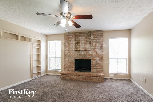 Foto del edificio - 4754 Hickory Downs Dr