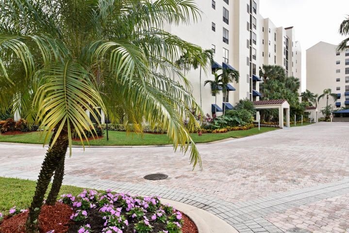 Foto del edificio - 7564 Regency Lake Dr