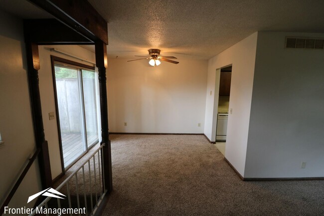 4 br, 2 bath House - 824 Dondee Dr. photo'