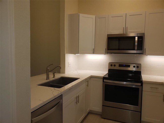 Building Photo - 3735 Westheimer Pl Dr