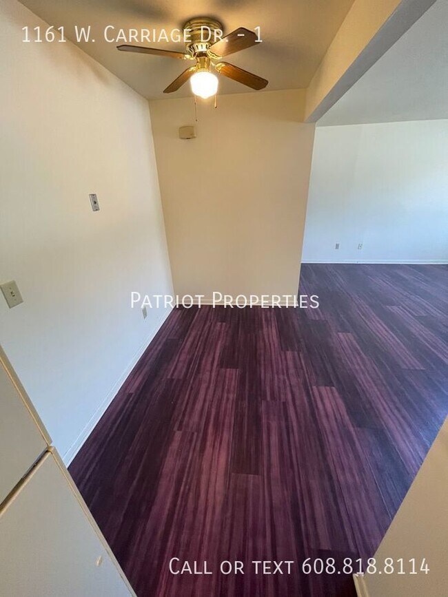Foto del edificio - 2 bedroom/ 1 bath apartment in Whitewater, WI