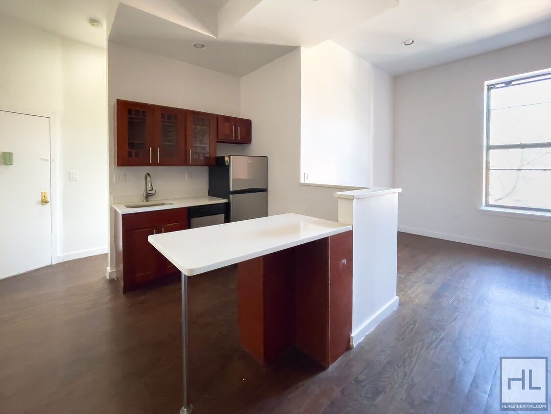 Foto principal - BEDFORD AVENUE / Spacious 3-Bed 1-Bath / G...