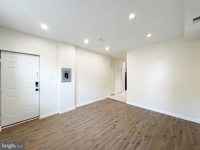 Foto del edificio - 4234 Edson Pl NE