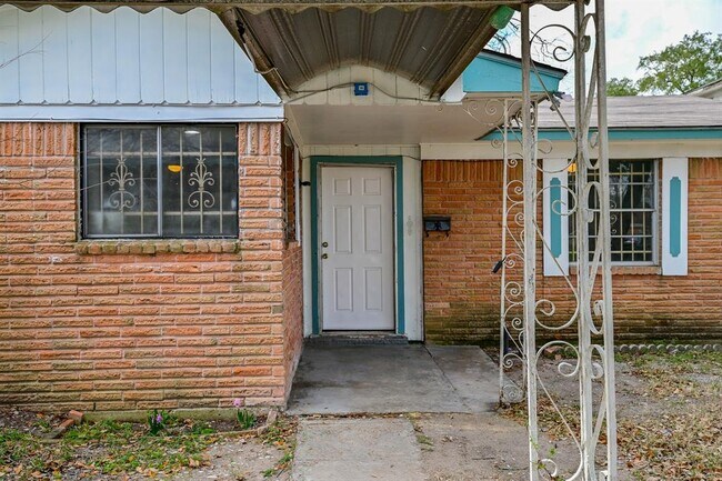 Building Photo - 3714 Lydia St