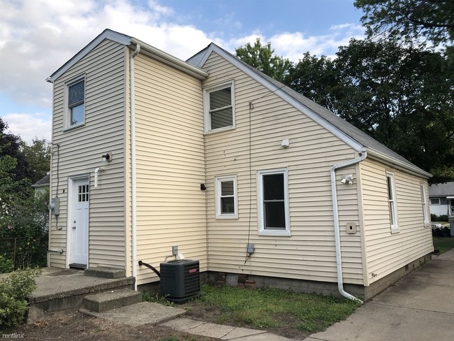 Building Photo - 3 br, 2 bath House - 1151 E George Ave
