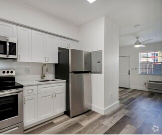 Building Photo - 571 NE 67th St