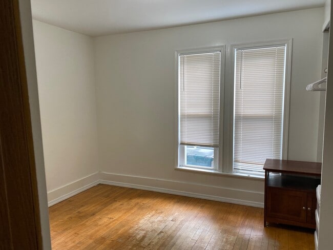 Building Photo - 214 Custer Ave