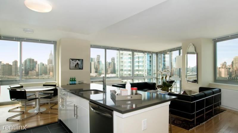 Foto principal - 4704 5th St