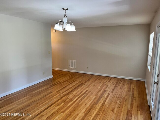 Building Photo - 6560 Barmer Dr S